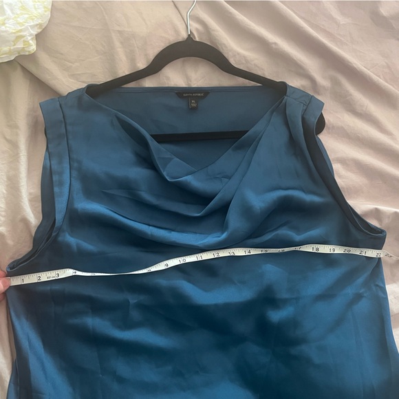 Banana Republic cowl neck sleeveless blouse - Picture 4 of 4